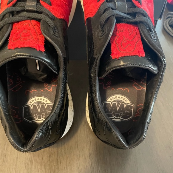 KangaROOS x SneakerBAAS Coil-R2 "Sin City" Sneaker - Picture 6 of 12